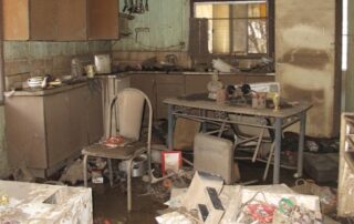 A nice kitchen with a table and chairs.